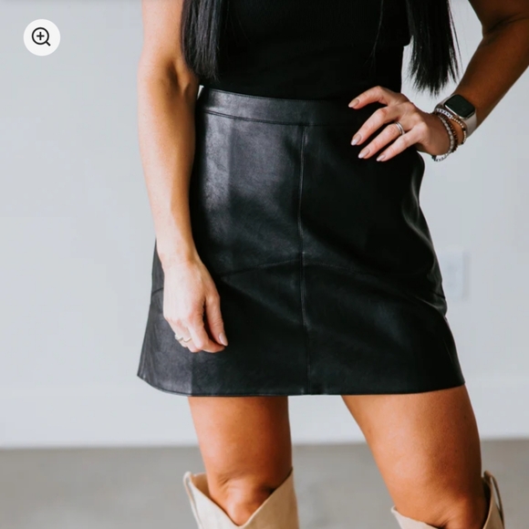 Faux leather skirt - Picture 2 of 4